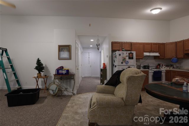 1302 Stanwood Lane, Hendersonville, NC 28739