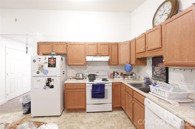 1302 Stanwood Lane, Hendersonville, NC 28739