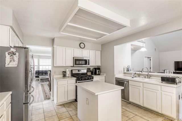 9853 Salford Lane, Littleton, CO 80126