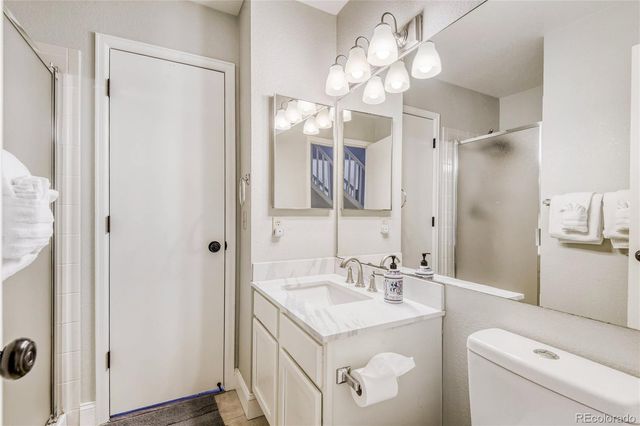 9853 Salford Lane, Littleton, CO 80126