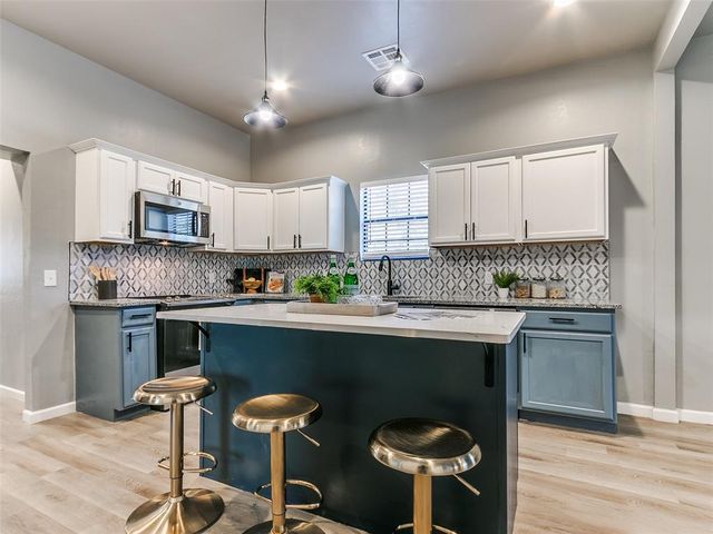 524 E Harrison Avenue, Guthrie, OK 73044