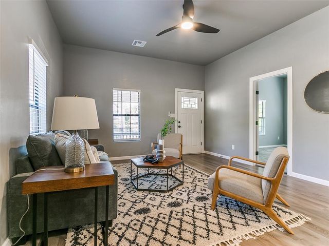 524 E Harrison Avenue, Guthrie, OK 73044