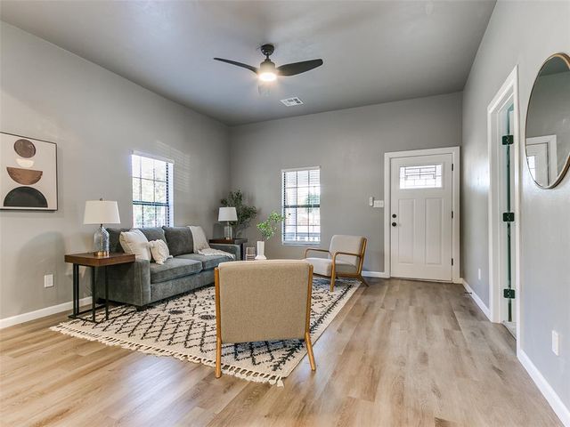 524 E Harrison Avenue, Guthrie, OK 73044