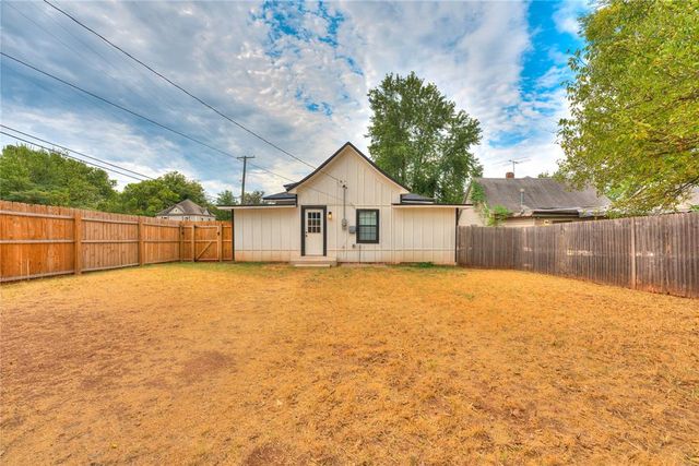 524 E Harrison Avenue, Guthrie, OK 73044