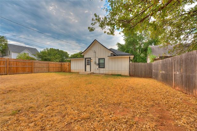 524 E Harrison Avenue, Guthrie, OK 73044