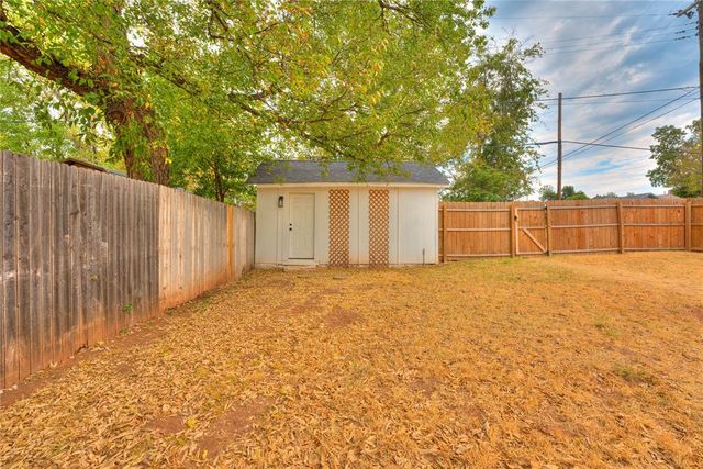524 E Harrison Avenue, Guthrie, OK 73044