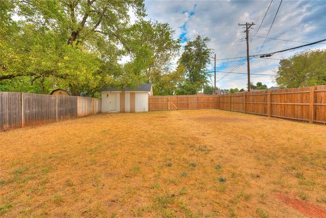 524 E Harrison Avenue, Guthrie, OK 73044