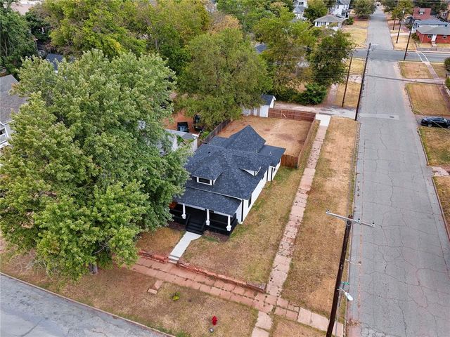 524 E Harrison Avenue, Guthrie, OK 73044