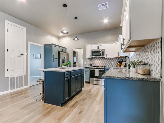 524 E Harrison Avenue, Guthrie, OK 73044