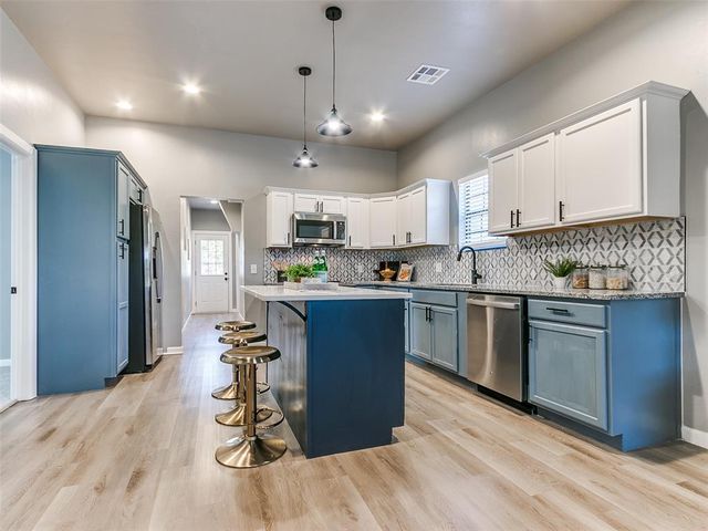 524 E Harrison Avenue, Guthrie, OK 73044