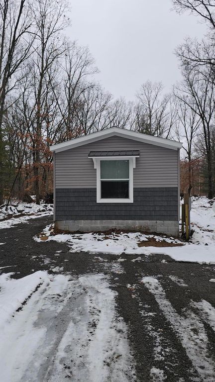 1756 Aspen Drive, Valley Twp, MI 49010