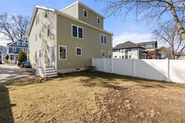 220 White St 220, Belmont, MA 02478