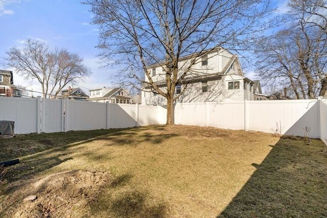 220 White St 220, Belmont, MA 02478