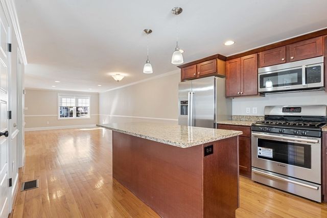 220 White St 220, Belmont, MA 02478