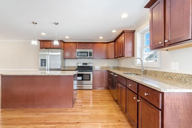 220 White St 220, Belmont, MA 02478