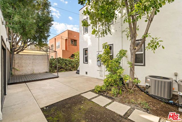 1146 S Hayworth Avenue, Los Angeles, CA 90035