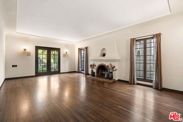 1146 S Hayworth Avenue, Los Angeles, CA 90035