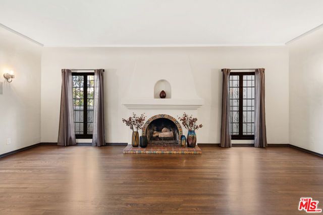 1146 S Hayworth Avenue, Los Angeles, CA 90035