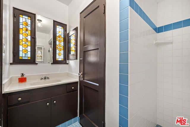 1146 S Hayworth Avenue, Los Angeles, CA 90035