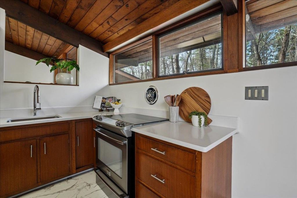 Image 11 of property listing at 56 Piscataqua Road, Dover, NH 03820