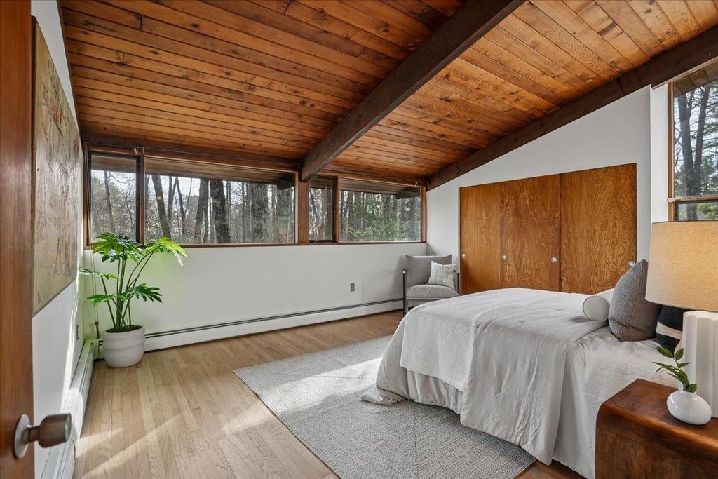 Image 16 of property listing at 56 Piscataqua Road, Dover, NH 03820