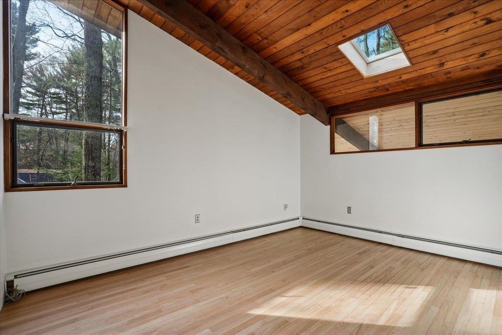 Image 21 of property listing at 56 Piscataqua Road, Dover, NH 03820