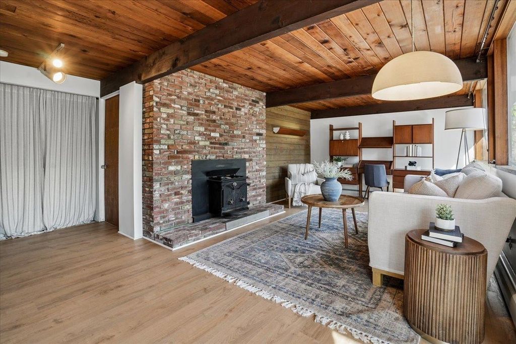 Image 25 of property listing at 56 Piscataqua Road, Dover, NH 03820