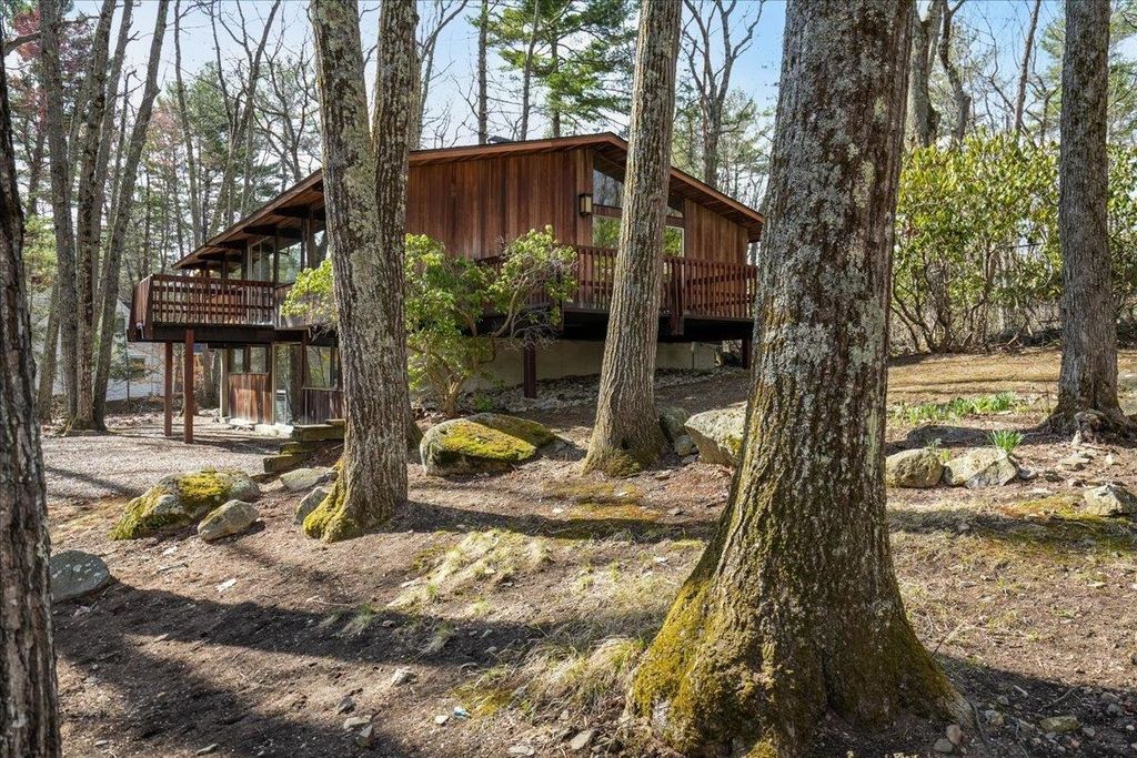 Image 49 of property listing at 56 Piscataqua Road, Dover, NH 03820