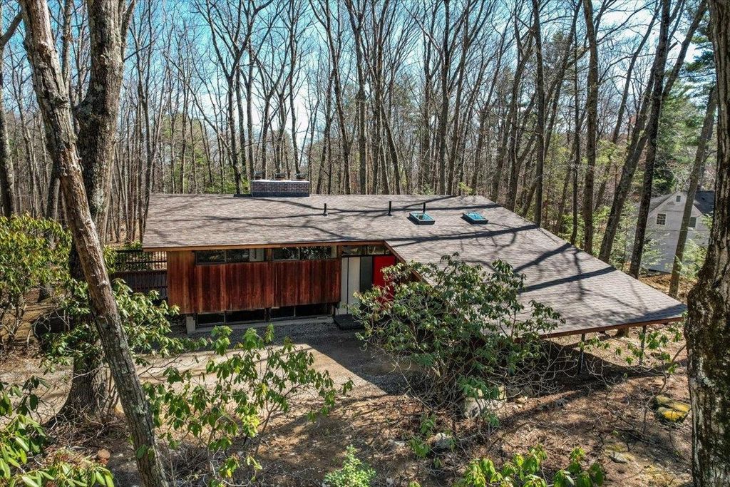 Image 54 of property listing at 56 Piscataqua Road, Dover, NH 03820
