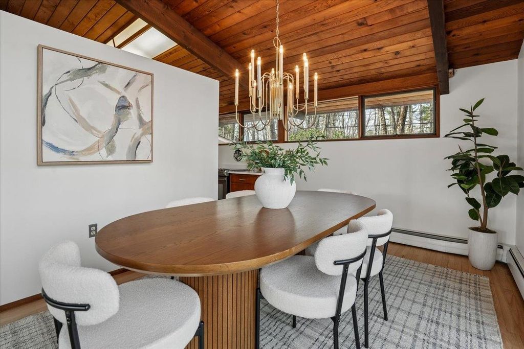 Image 9 of property listing at 56 Piscataqua Road, Dover, NH 03820