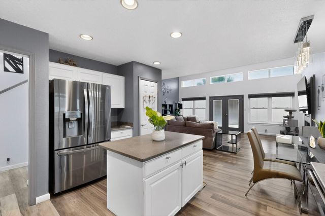 233 Nicklaus Drive SE, Rio Rancho, NM 87124