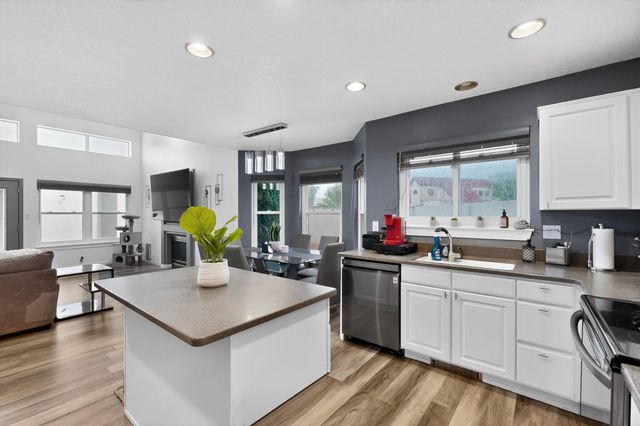 233 Nicklaus Drive SE, Rio Rancho, NM 87124