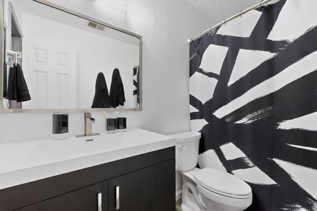 233 Nicklaus Drive SE, Rio Rancho, NM 87124