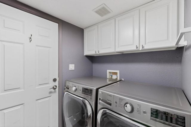 233 Nicklaus Drive SE, Rio Rancho, NM 87124