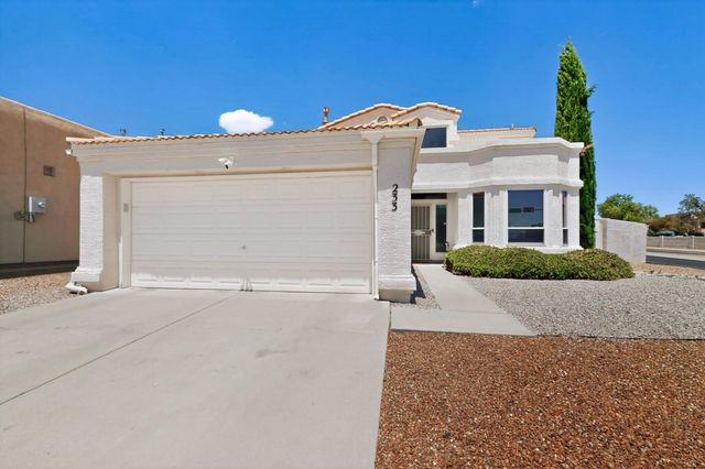 233 Nicklaus Drive SE, Rio Rancho, NM 87124