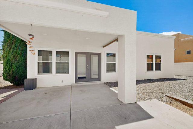 233 Nicklaus Drive SE, Rio Rancho, NM 87124