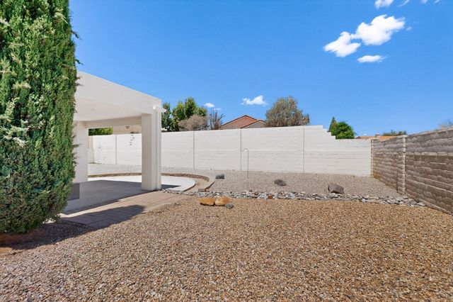 233 Nicklaus Drive SE, Rio Rancho, NM 87124
