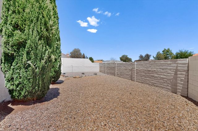 233 Nicklaus Drive SE, Rio Rancho, NM 87124