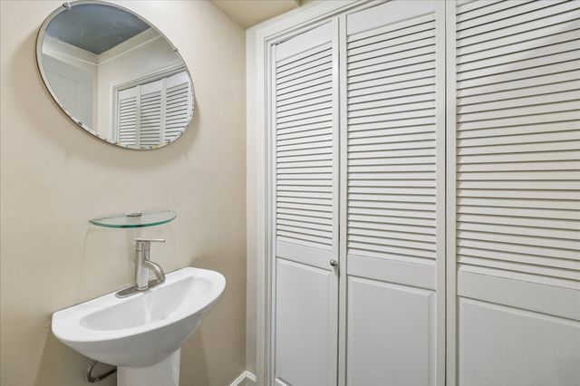 1846 Hollister Street 12, Houston, TX 77080