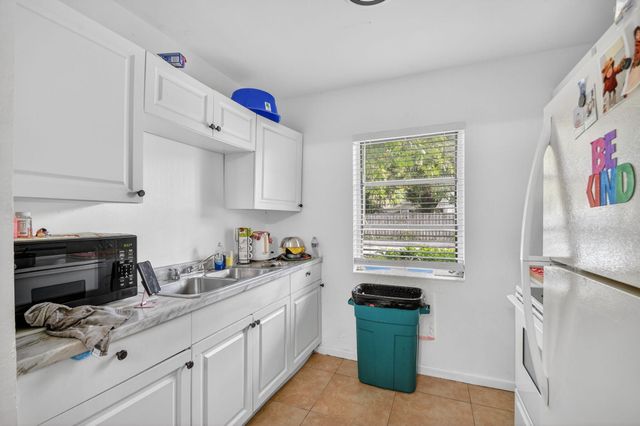303 S L Street, Lake Worth Beach, FL 33460