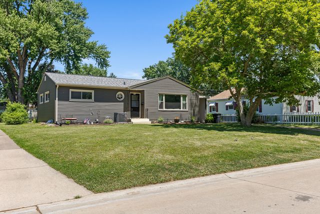 3857 27th Avenue, Rock Island, IL 61201