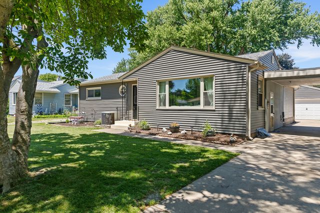 3857 27th Avenue, Rock Island, IL 61201