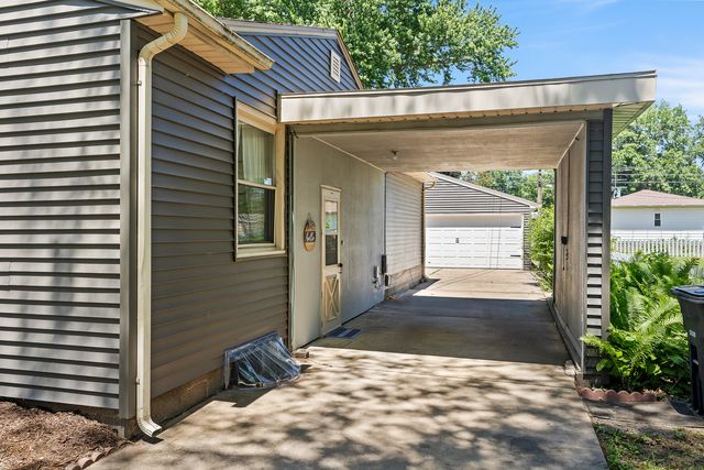 3857 27th Avenue, Rock Island, IL 61201