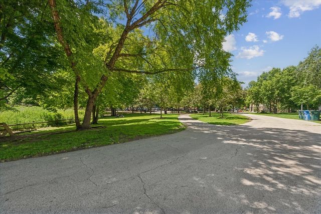 2152 W Ainslie Street D2, Chicago, IL 60625