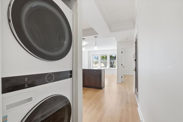 2152 W Ainslie Street D2, Chicago, IL 60625