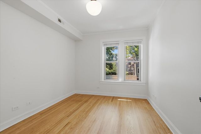 2152 W Ainslie Street D2, Chicago, IL 60625