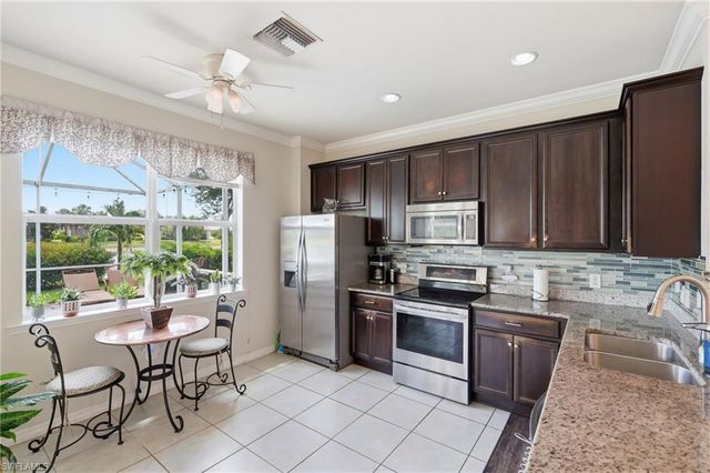 8433 Karina CT, Naples, FL 34114
