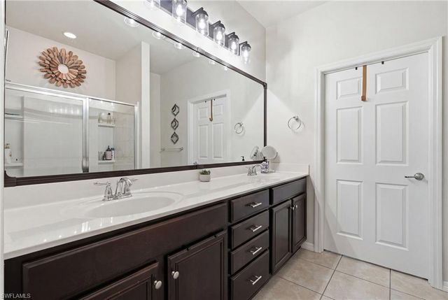 8433 Karina CT, Naples, FL 34114