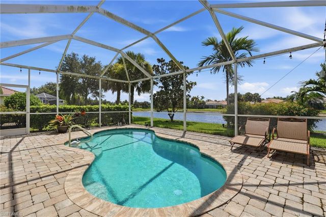 8433 Karina CT, Naples, FL 34114