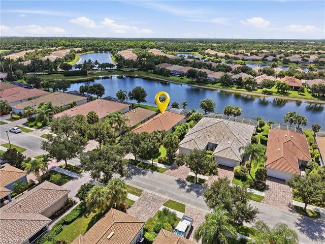 8433 Karina CT, Naples, FL 34114